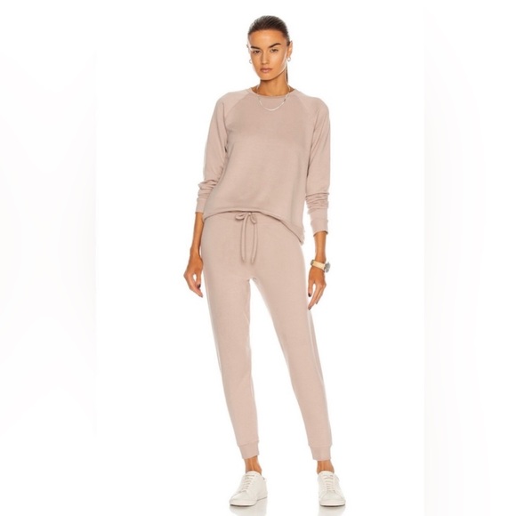 Beyond Yoga Raglan Crew Fleece Pullover in Chai - Picture 8 of 14